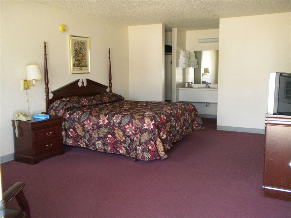 Howard Johnson By Wyndham Branson Theatre District Extérieur photo