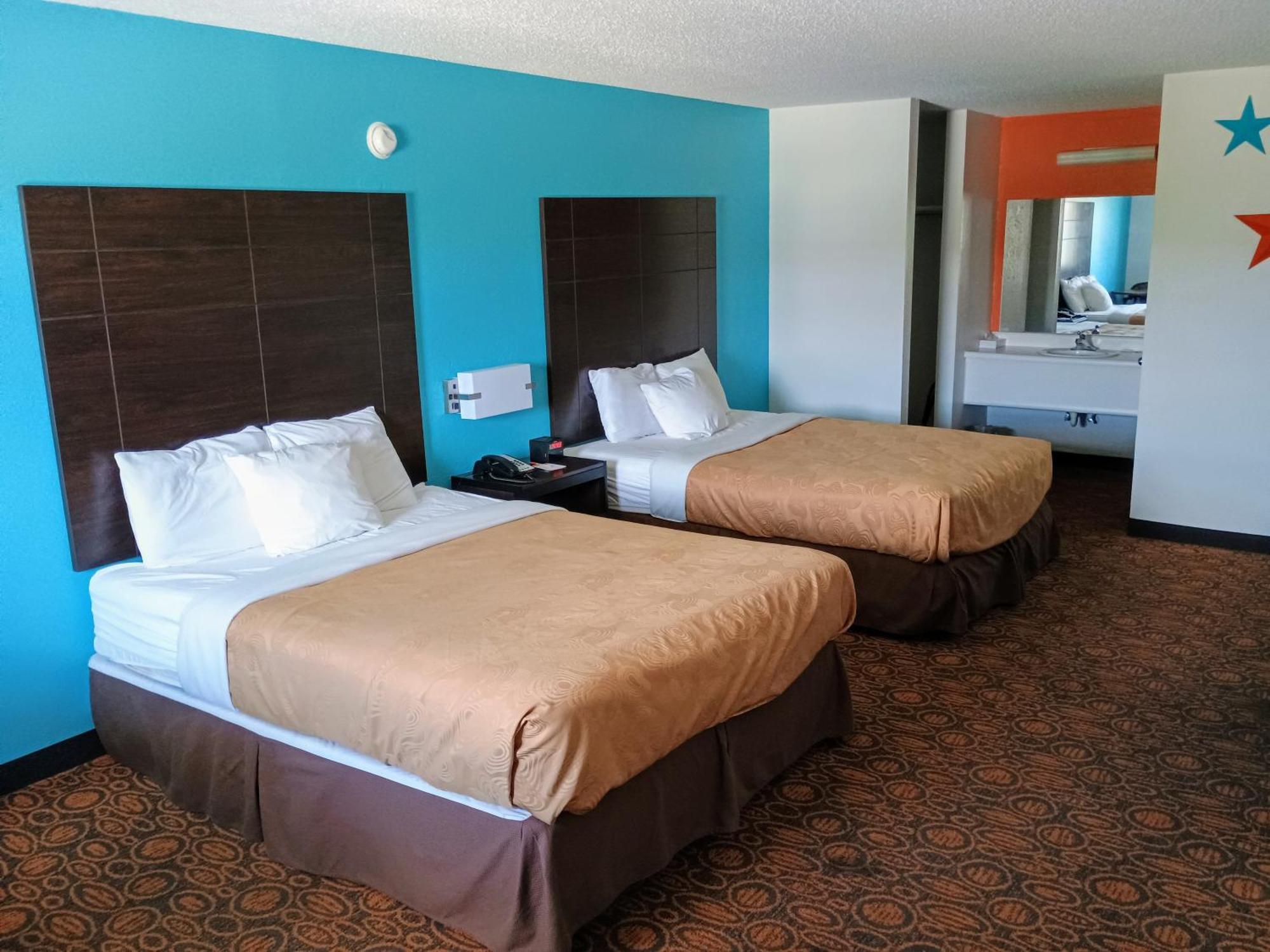 Howard Johnson By Wyndham Branson Theatre District Extérieur photo