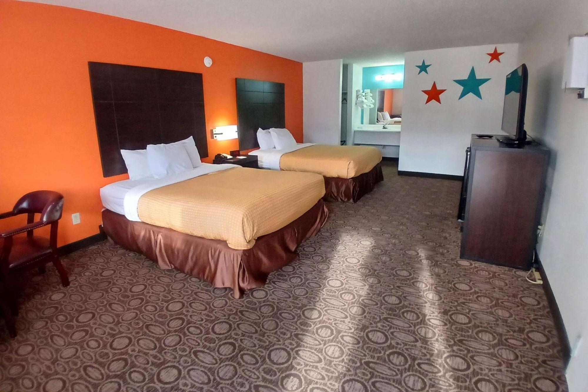 Howard Johnson By Wyndham Branson Theatre District Extérieur photo