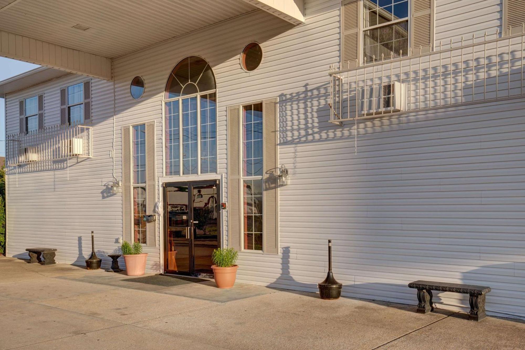 Howard Johnson By Wyndham Branson Theatre District Extérieur photo