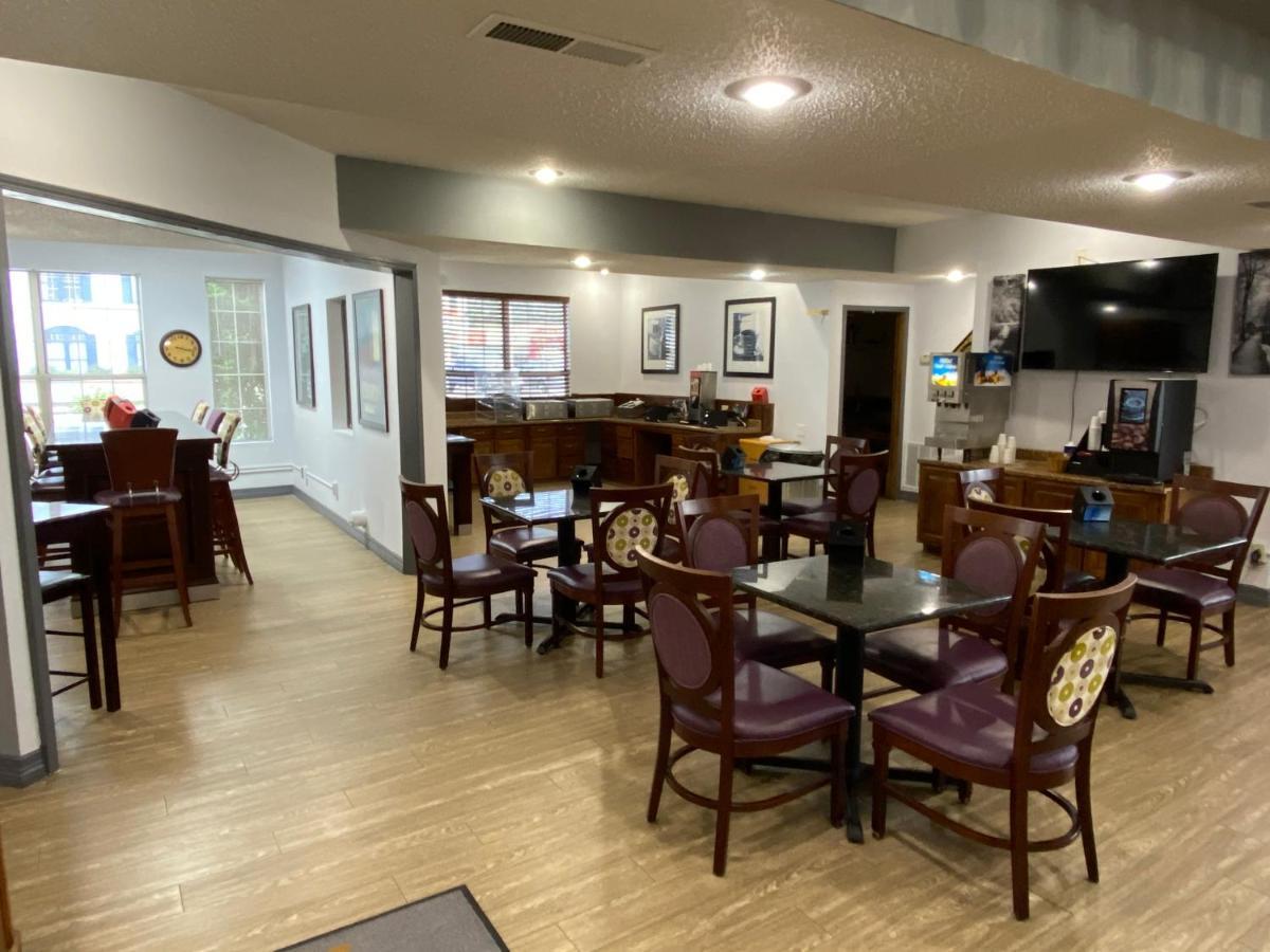 Howard Johnson By Wyndham Branson Theatre District Extérieur photo
